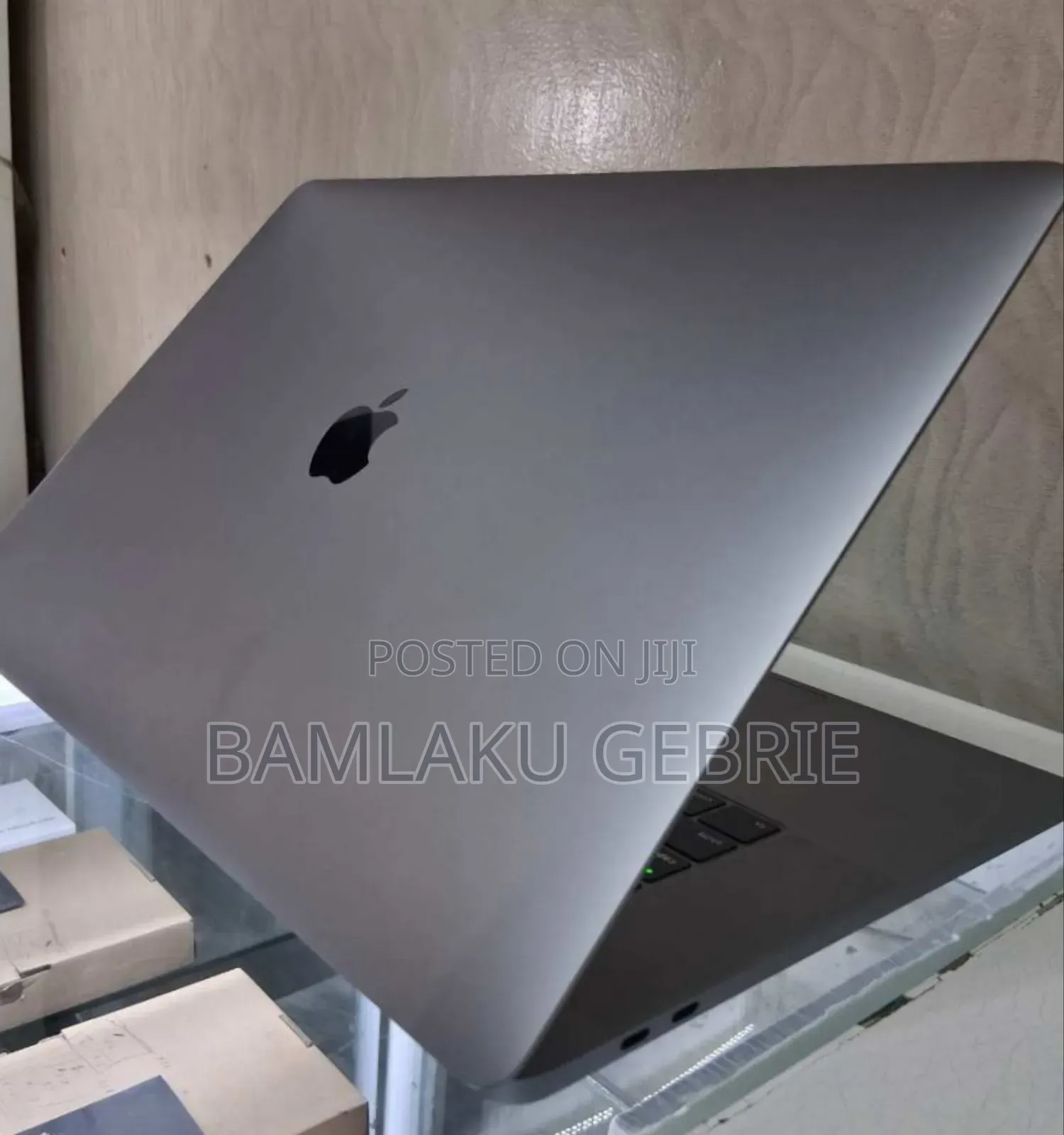 New Laptop Apple MacBook Pro 2019 32GB Intel Core I9 SSD 512GB