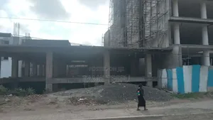 8bdrm House in ሀያት, Bole for sale