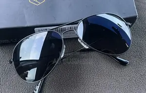 Photo - Uv Blocking Polarized Aviator Sunglasses