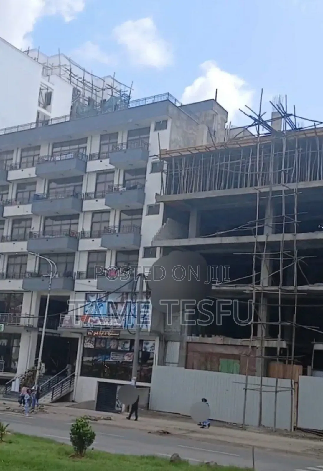 20bdrm House in ሀያት, Bole for sale