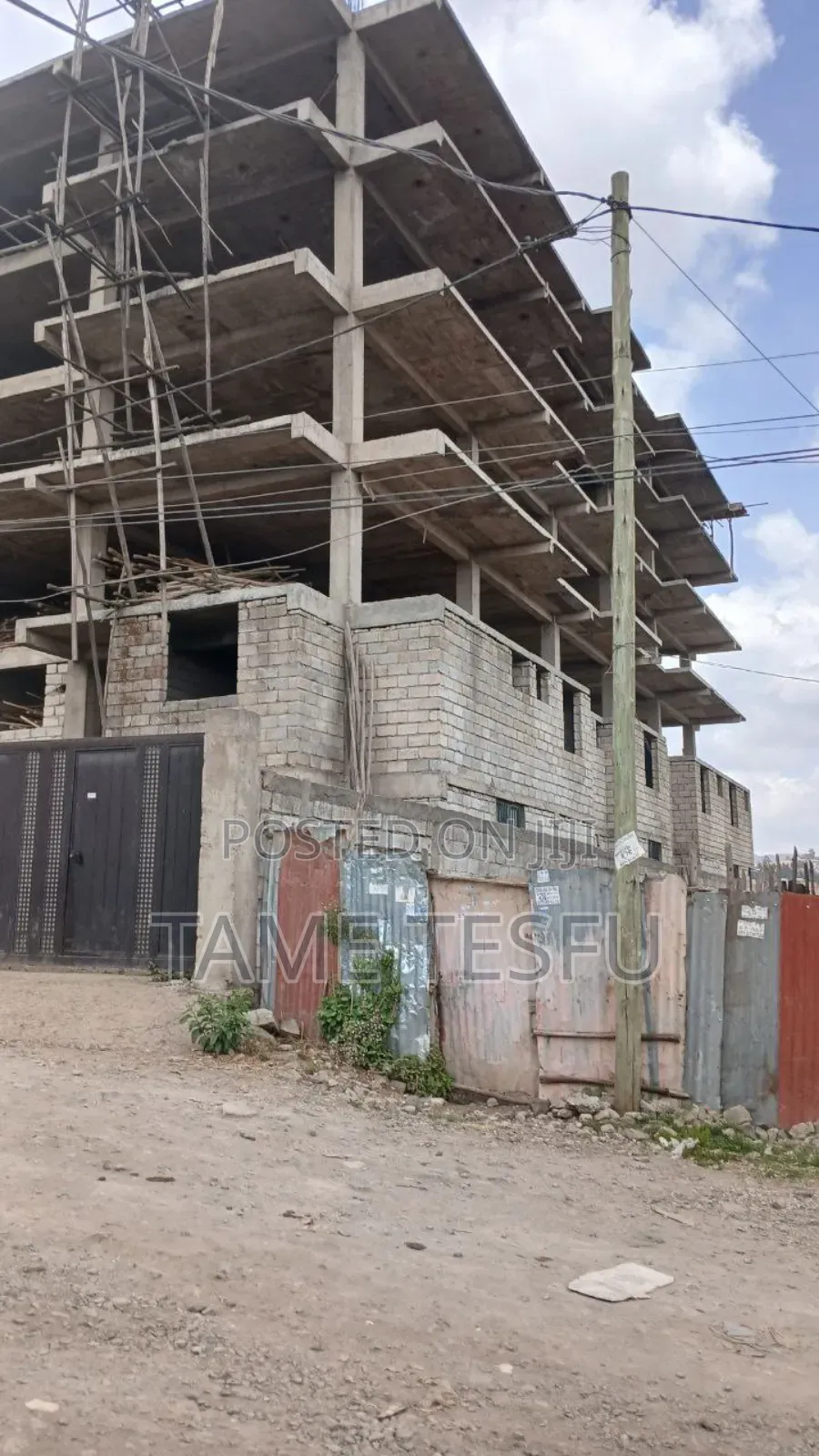 20bdrm House in ገደራ, Yeka for sale