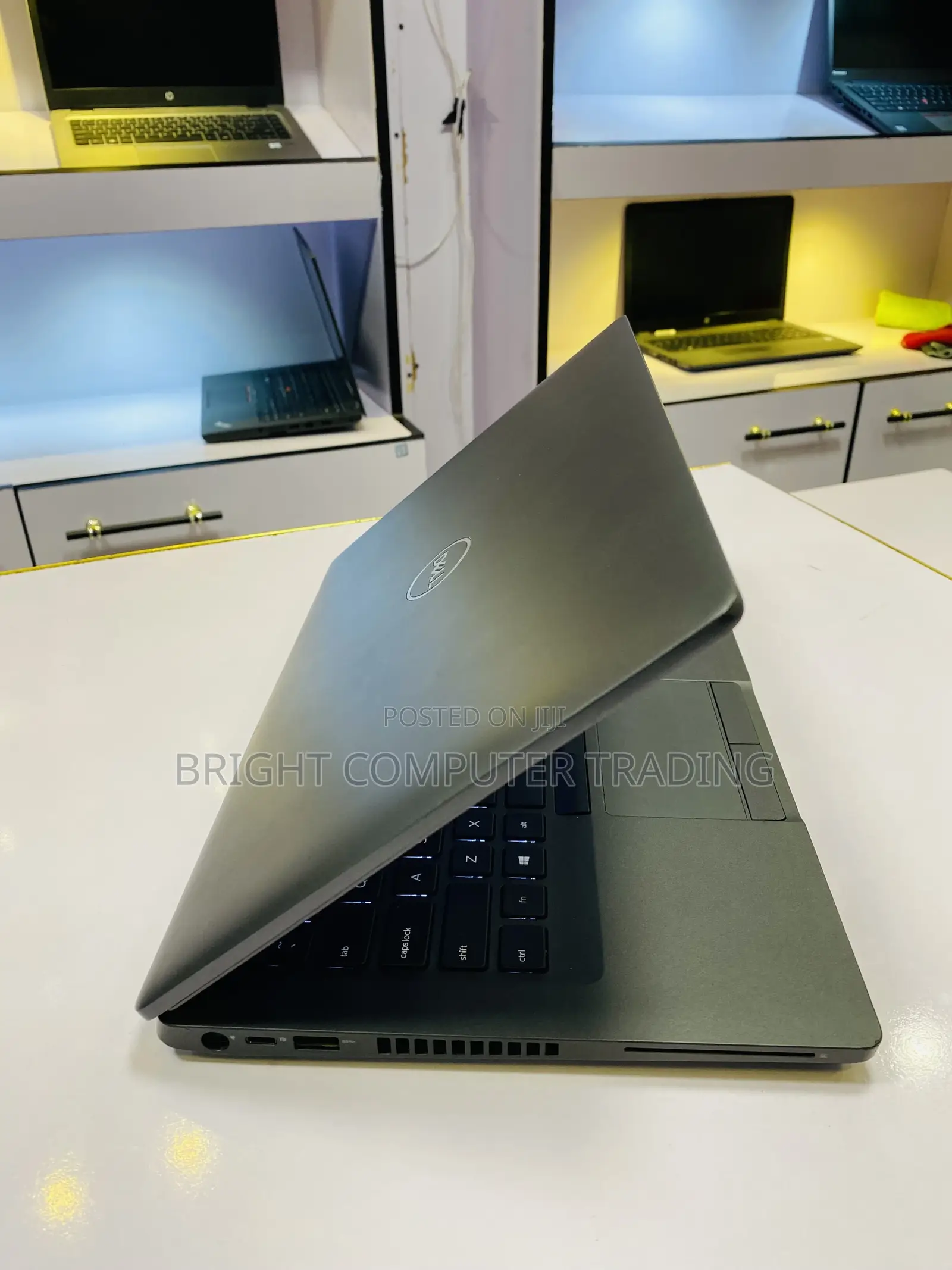 Laptop Dell Latitude 5310 16GB Intel Core I7 SSD 512GB