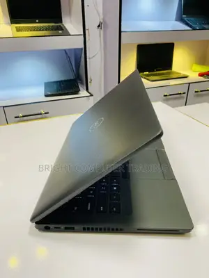 Laptop Dell Latitude 5310 16GB Intel Core I7 SSD 512GB