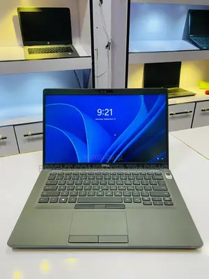 Photo - Laptop Dell Latitude 5310 16GB Intel Core I7 SSD 512GB