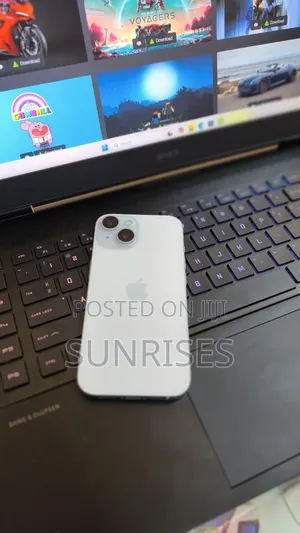 Photo - New Apple iPhone 15 256 GB White