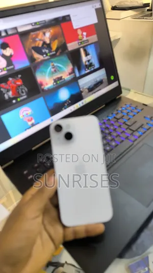 New Apple iPhone 15 256 GB White