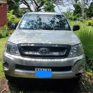 Photo - Toyota Hilux 2008 Silver