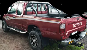 Toyota Hilux 2002 Red