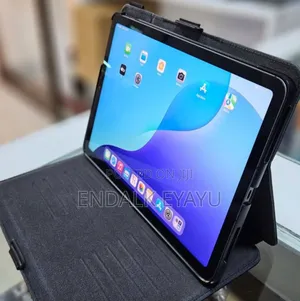 Apple iPad Air 64 GB Gray