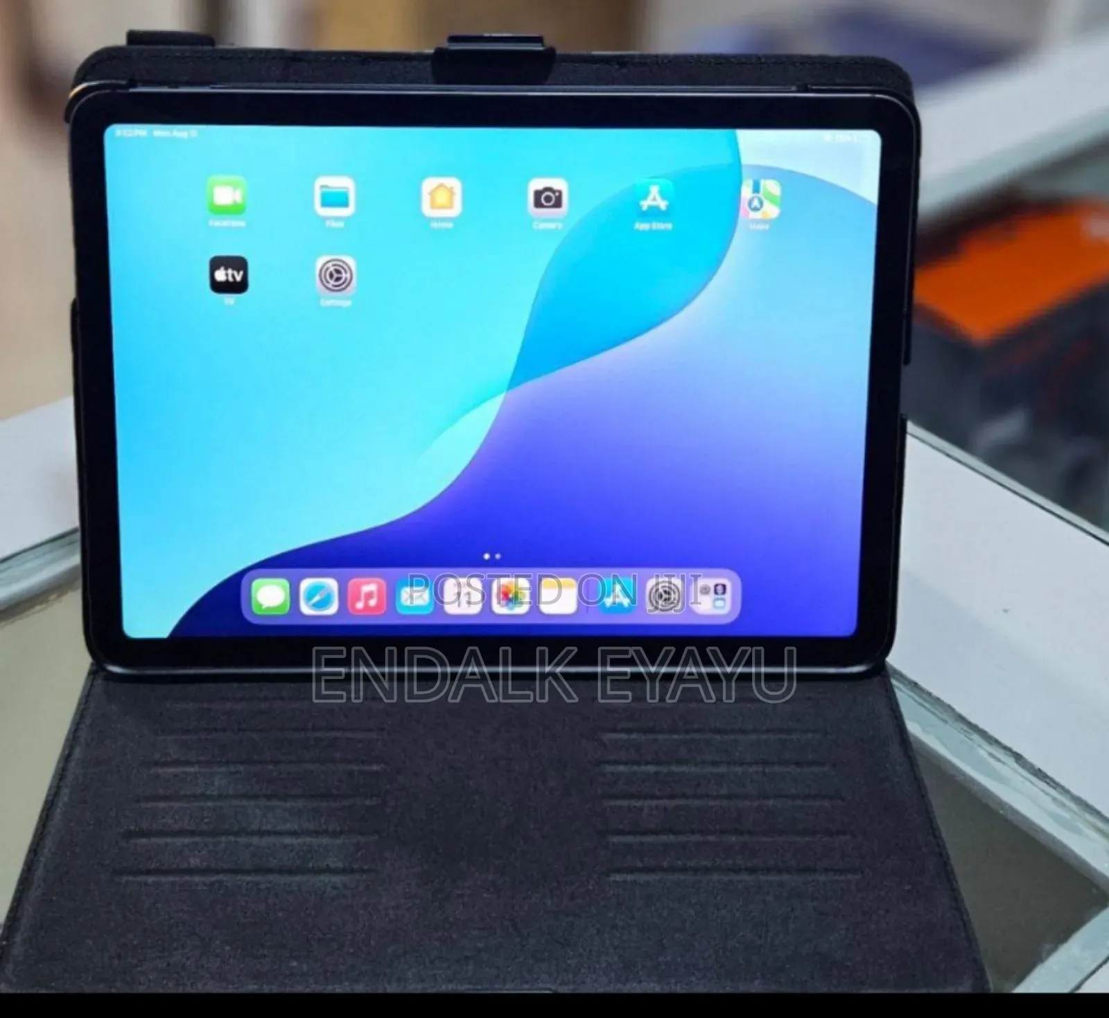 Apple iPad Air 64 GB Gray