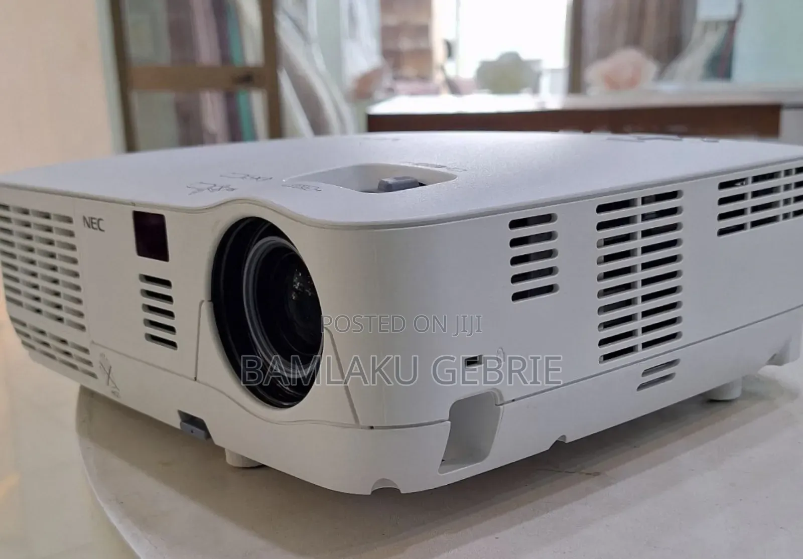 High Quality Nec V300x Projector  Clean Condition | Model: V300x