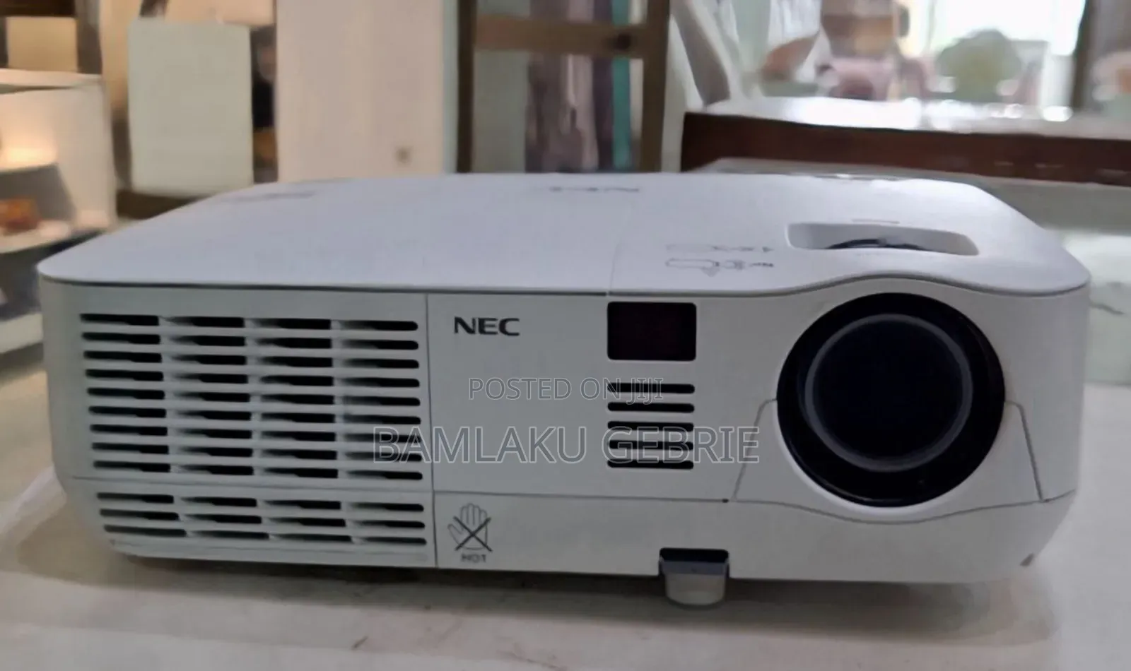 High Quality Nec V300x Projector  Clean Condition | Model: V300x