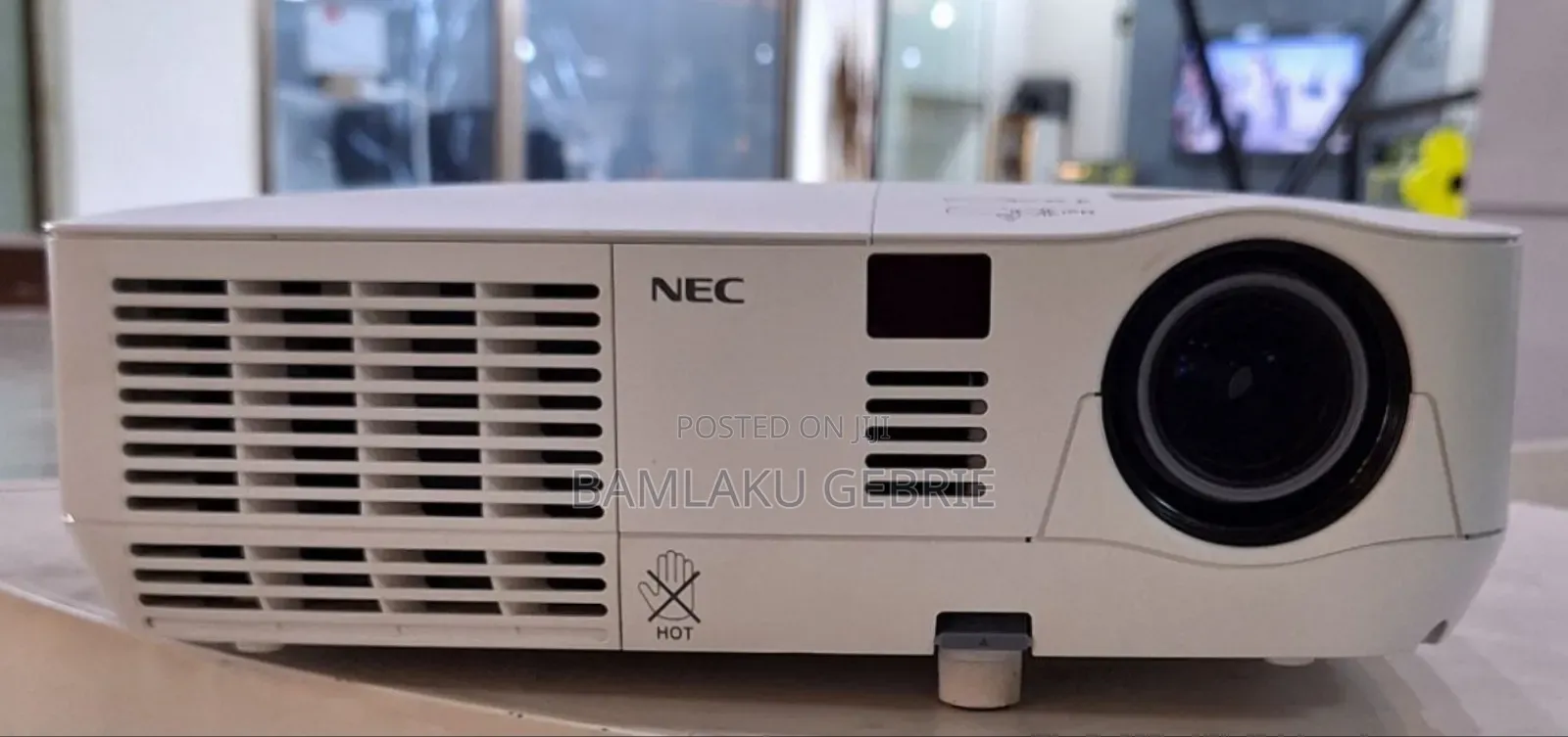 High Quality Nec V300x Projector  Clean Condition | Model: V300x
