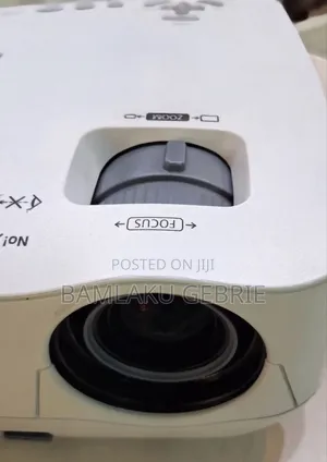 High Quality Nec V300x Projector  Clean Condition | Model: V300x