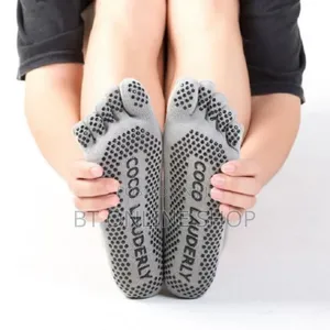 1pair Non-Slip Sweat-Absorbent Yoga Socks Split Toe Socks