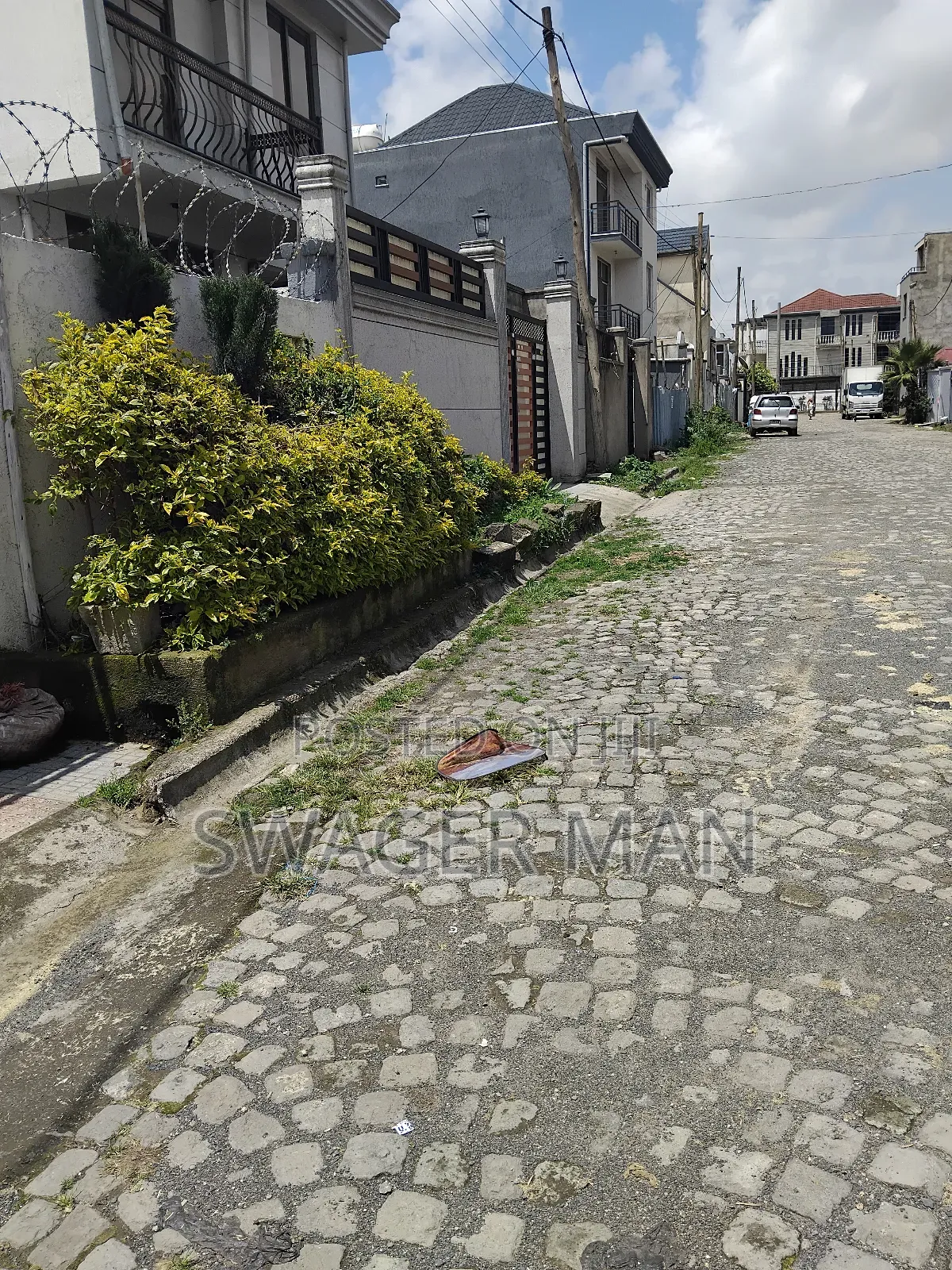 8bdrm Townhouse/Terrace in ጣፎ, Yeka for sale