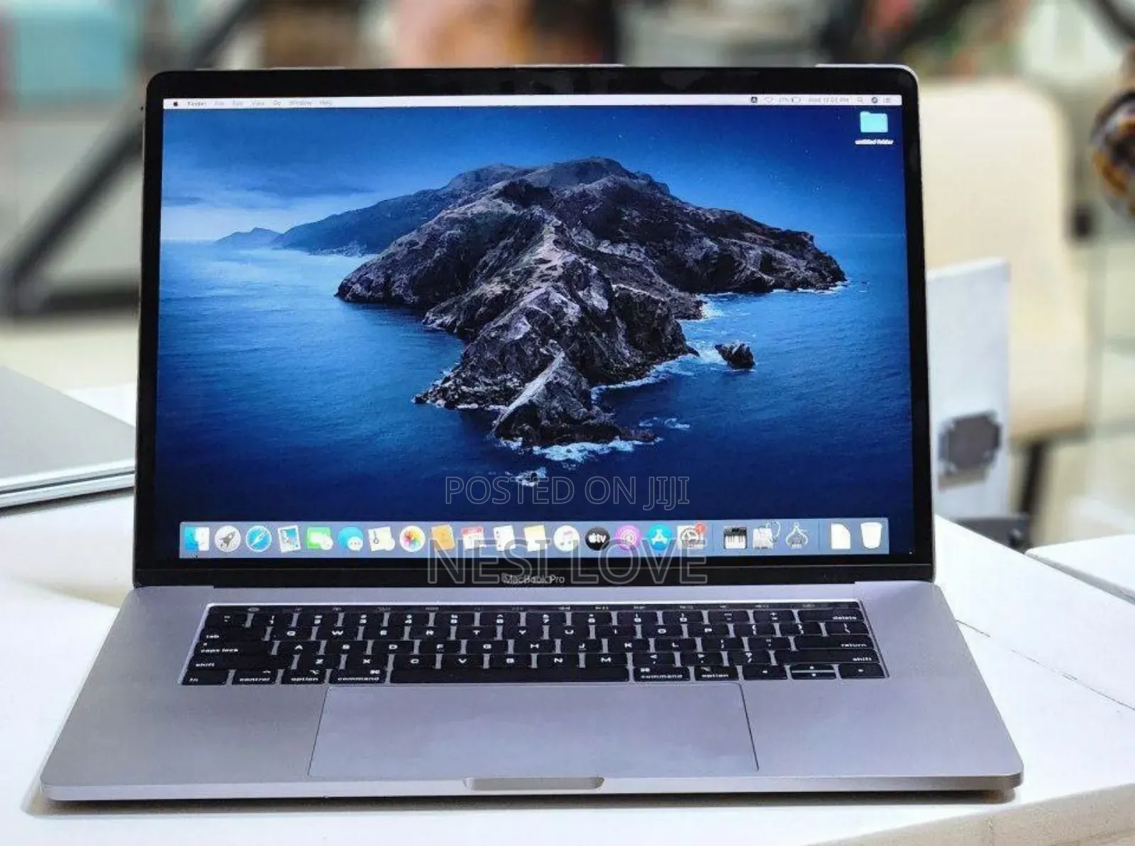 New Laptop Apple MacBook Pro 2019 16GB Intel Core I9 SSD 512GB