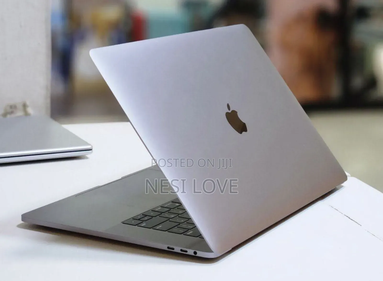 New Laptop Apple MacBook Pro 2019 16GB Intel Core I9 SSD 512GB