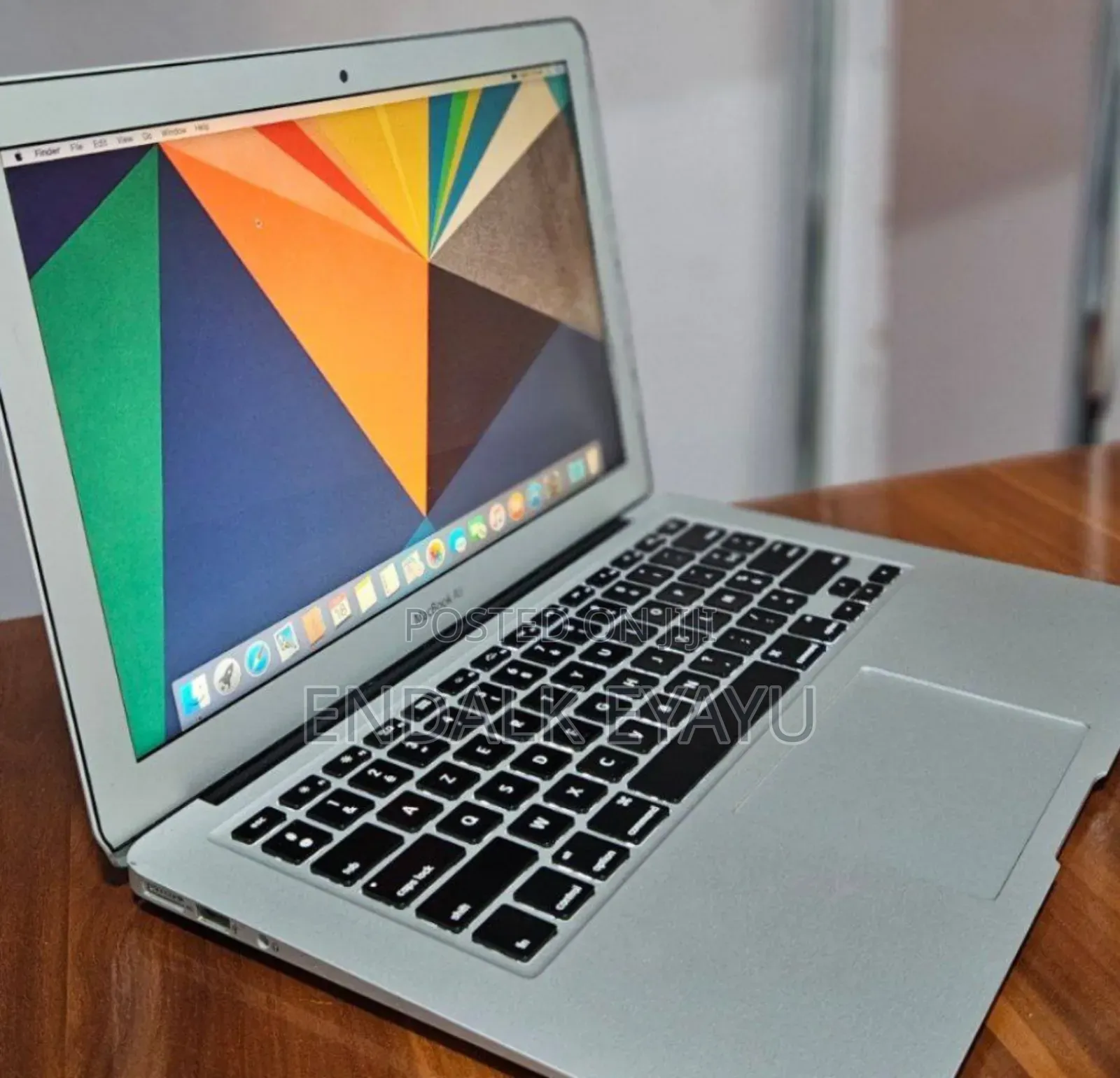 New Laptop Apple MacBook Air 2015 8GB Intel Core I5 SSD 256GB