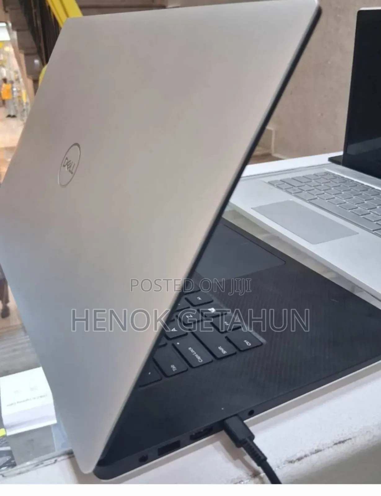 New Laptop Dell Precision 15 3520 16GB Intel Core I7 SSD 512GB