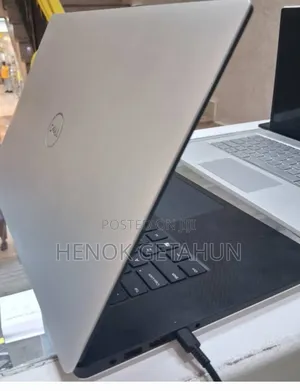 New Laptop Dell Precision 15 3520 16GB Intel Core I7 SSD 512GB