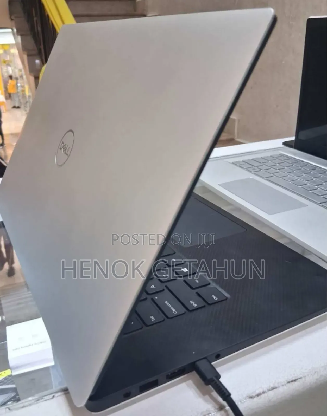 New Laptop Dell Precision 15 3520 16GB Intel Core I7 SSD 512GB