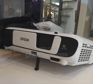 Brand New Epson Projector Ebs41