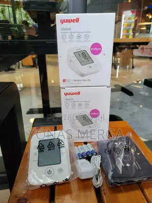 Photo - Blood Pressure Monitor画魩bpm₯≠Start/Stop Button for Effortless Readings