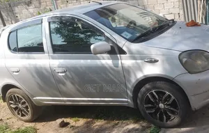 Toyota Vitz 2001 Gray
