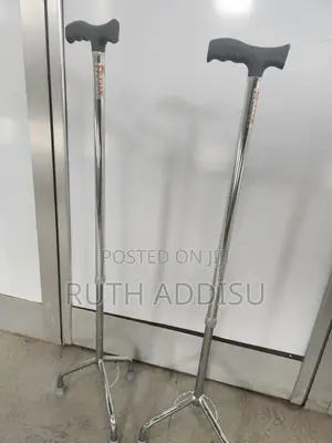 ከዘራ ባለ 3 መቆሚያ ያለው አልሙኒየም ዝገት የማይዝ ጠንካራ ቸሚጨምር የሚቀንስ ቁመት ያለው ከዘራ