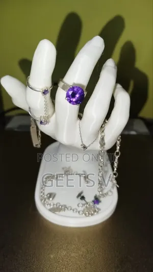 Jewelry Hand Display