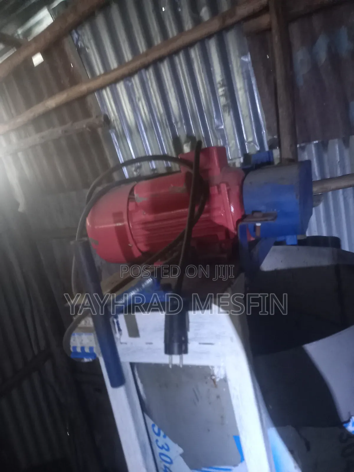 ቆንጆ ፈሳሽ ሳሙና መሰሪያ ማሸን (ላርጎ)500ሌትር