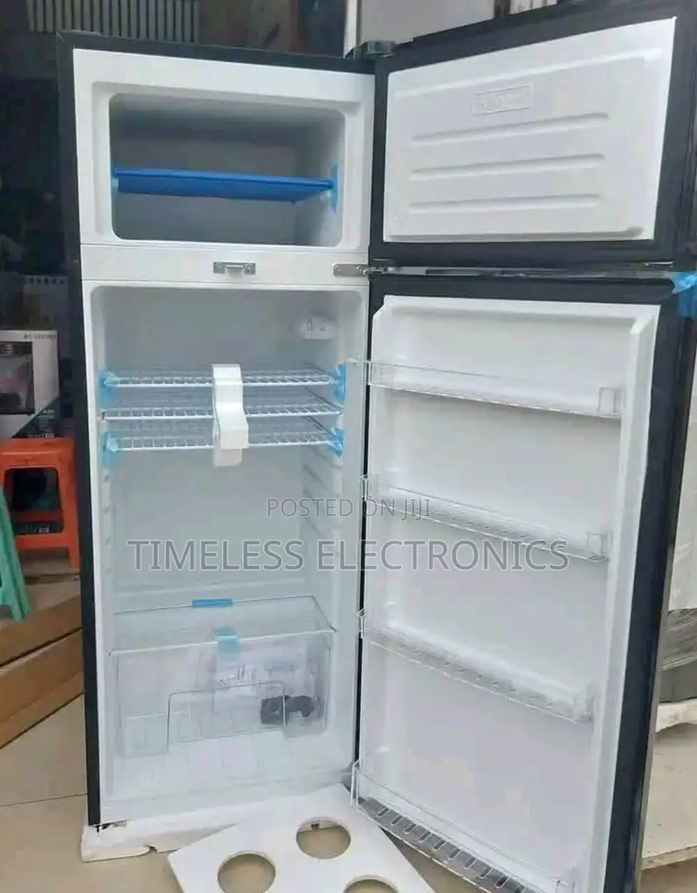 Popular 340 L Refrigerator – Spacious Efficient Cooling!