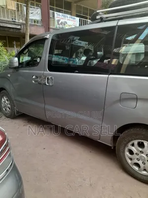 Photo - Hyundai Starex 2013 Silver