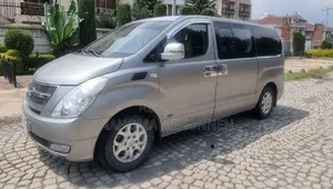 Photo - Hyundai Starex 2015 Silver