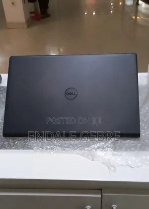 New Laptop Dell Vostro 3520 8GB Intel Core I5 SSD 1T