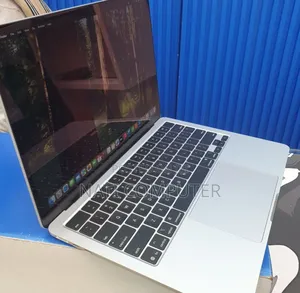 New Apple MacBook Air 2025 M4 13-Inch 16GB Intel Core M3 SSD 128GB