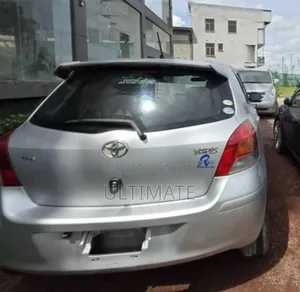 Toyota Yaris 2010 Silver