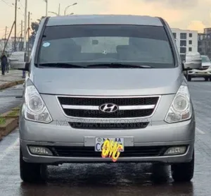Photo - Hyundai Starex 2013 Silver