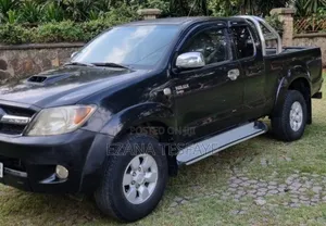 Photo - Toyota Hilux 2008 Black