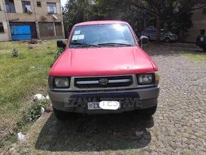Toyota Hilux 1998 Red