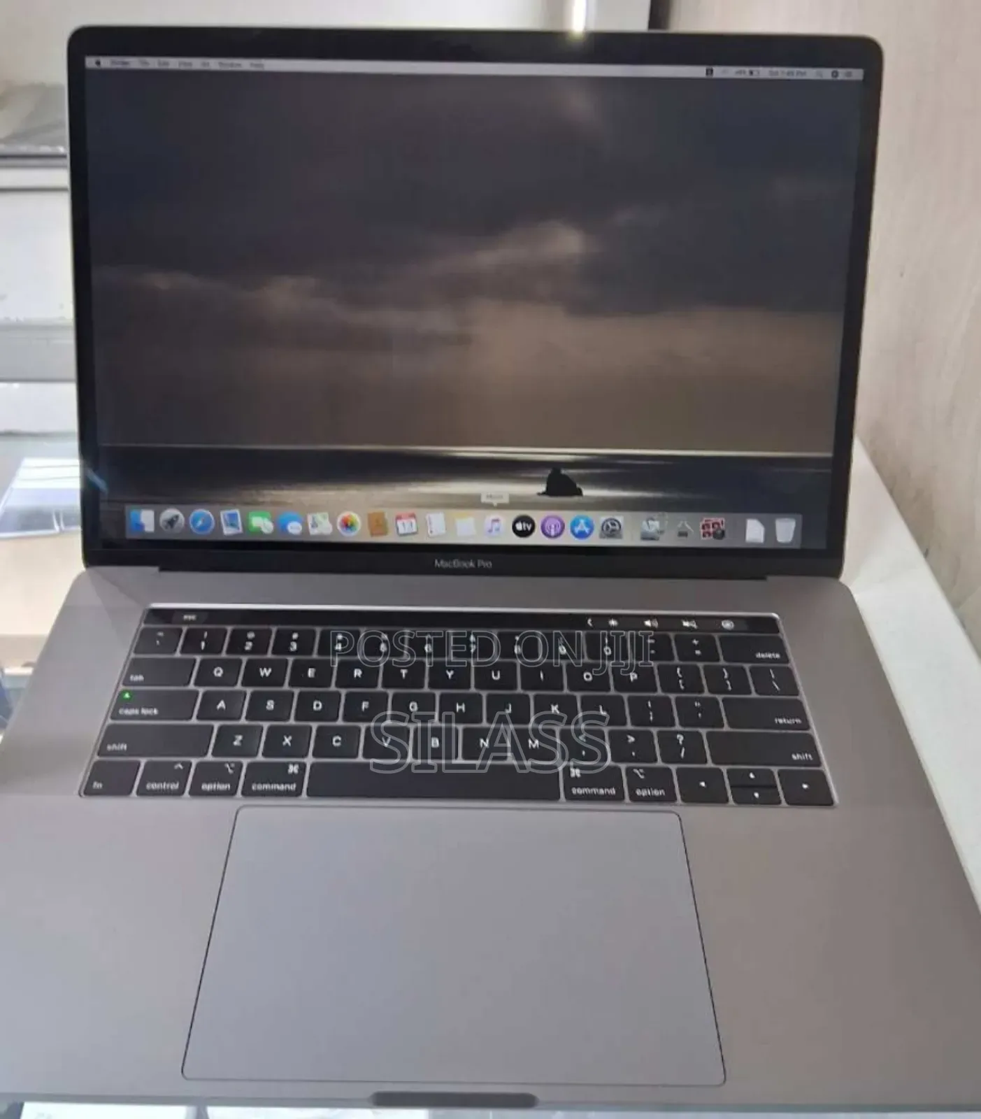 New Laptop Apple MacBook Pro 2019 32GB Intel Core I9 SSD 512GB