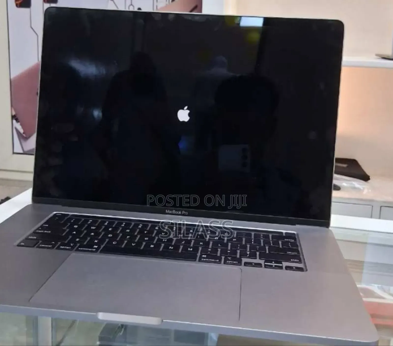 New Laptop Apple MacBook Pro 2019 32GB Intel Core I7 SSD 1T