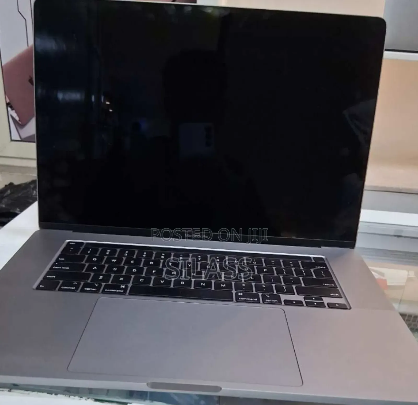 New Laptop Apple MacBook Pro 2019 32GB Intel Core I7 SSD 1T