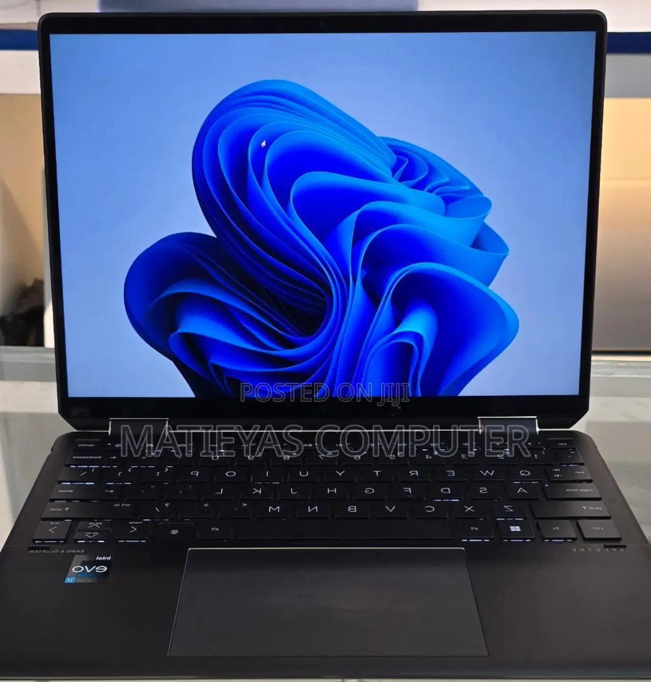 New Laptop HP Spectra 13 16GB Intel Core I7 SSD 512GB