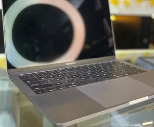 New Laptop Apple MacBook Pro 2017 8GB Intel Core I5 SSD 128GB