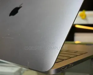 New Laptop Apple MacBook Pro 2017 8GB Intel Core I5 SSD 128GB