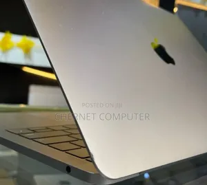 New Laptop Apple MacBook Pro 2017 8GB Intel Core I5 SSD 128GB