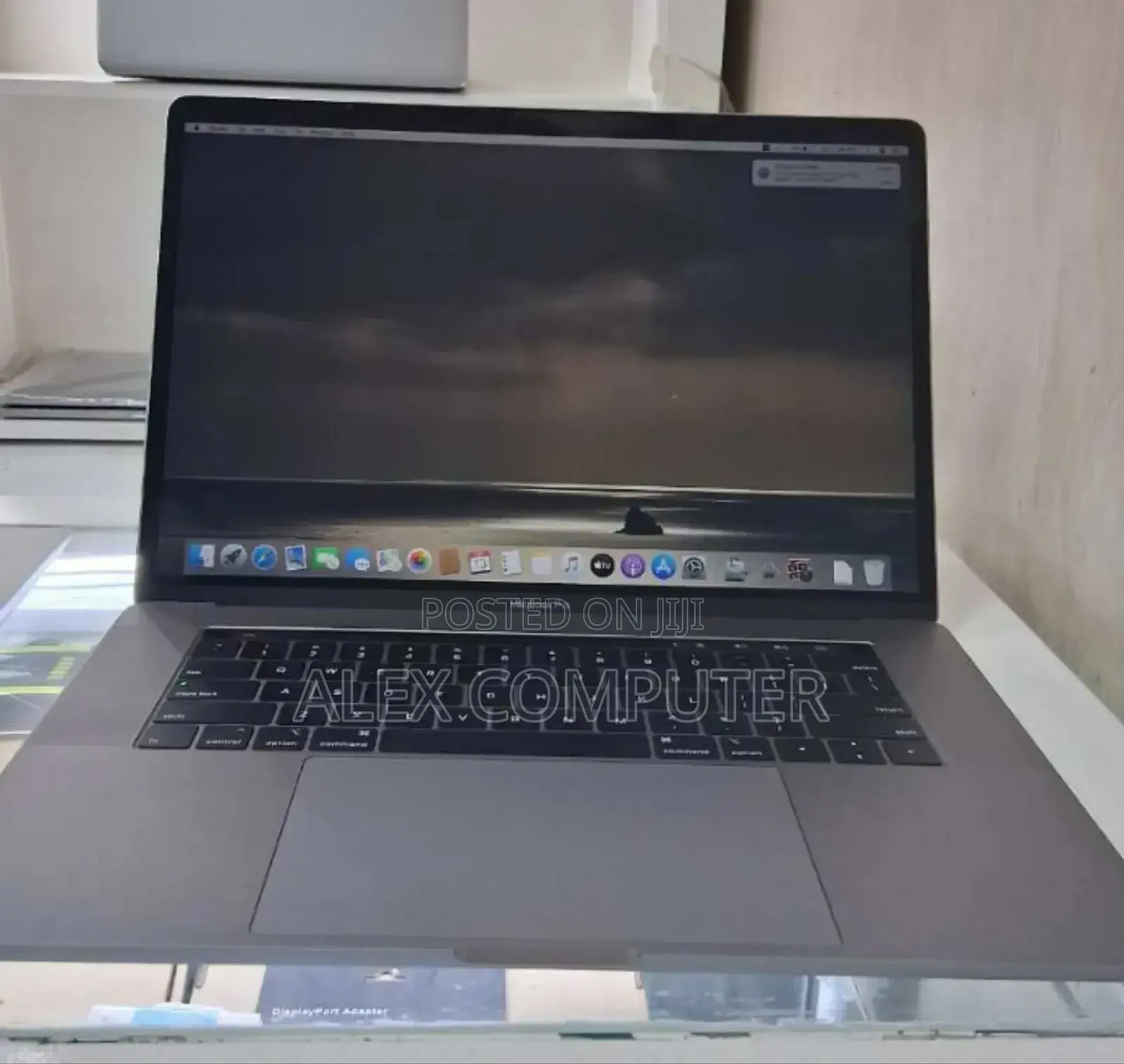 New Laptop Apple MacBook Pro 2019 32GB Intel Core I9 SSD 512GB