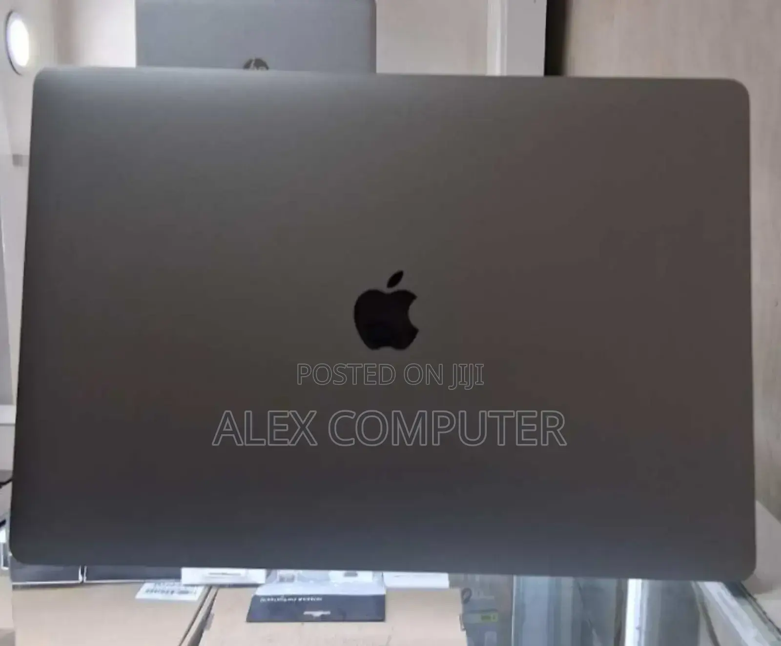 New Laptop Apple MacBook Pro 2019 32GB Intel Core I9 SSD 512GB